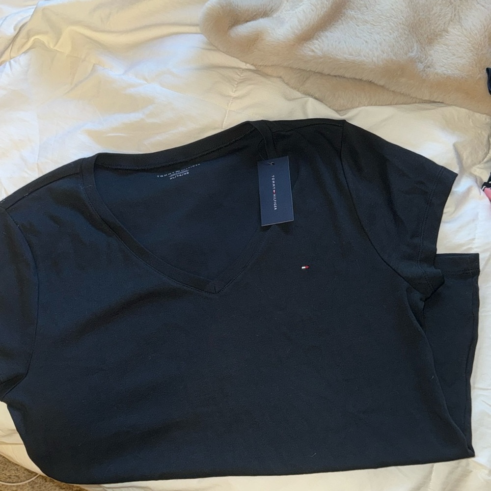 Tommy Hilfiger V-Neck Navy Tee